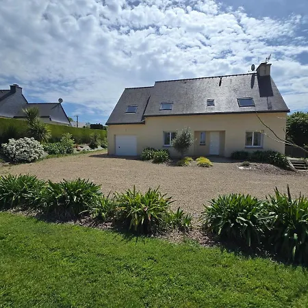 Ty Rosanes Proche De La Holiday home Plouegat-Moysan